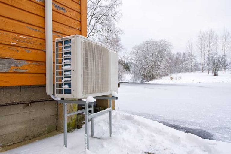 heat-pumps-in-the-snow